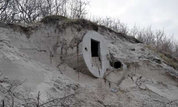 Sztorm odsłonił bunkry