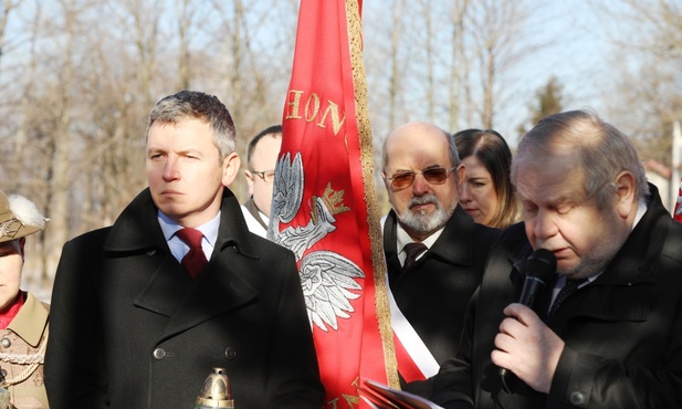Do uczczenia pamięci powstańców zapraszali: poseł Jacek Falfus i Przemysław Drabek, wiceprzewodniczący bielskiej Rady Miejskiej
