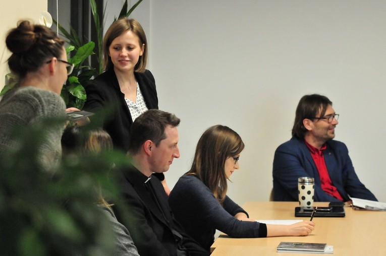 Pamięć i historia w kontekście Holokaustu