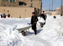 Afganistan: Co najmniej 108 śmiertelnych ofiar burz śnieżnych