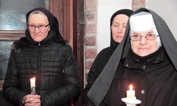 Siostra Zofia (pierwsza z lewej) wraz z 80 osobami konsekrowanymi obchodziła Dzień Życia Konsekrowanego w koszalińskiej katedrze