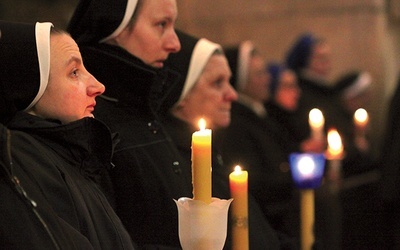 ▲	W czasie Eucharystii odbyło się uroczyste odnowienie ślubowania życia radami ewangelicznymi.