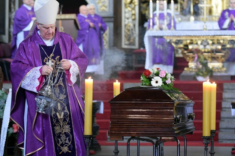 Uroczystości pogrzebowe ks. Andrzeja Szylera