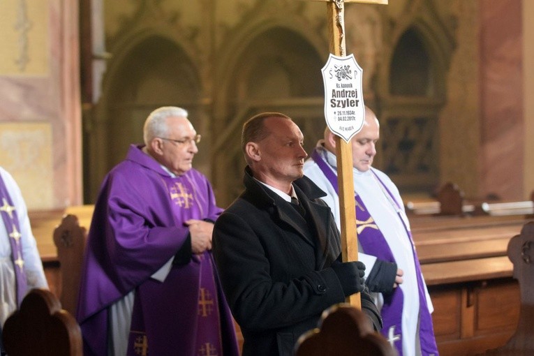 Uroczystości pogrzebowe ks. Andrzeja Szylera