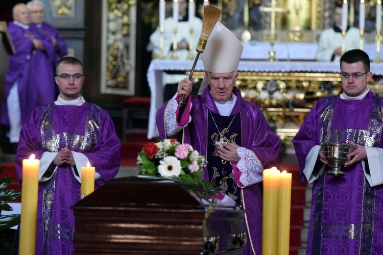 Uroczystości pogrzebowe ks. Andrzeja Szylera