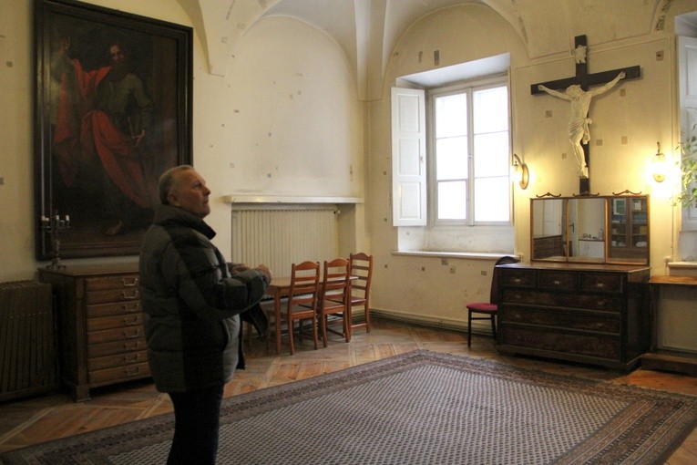 Konserwatorzy w Res Sacra Miser