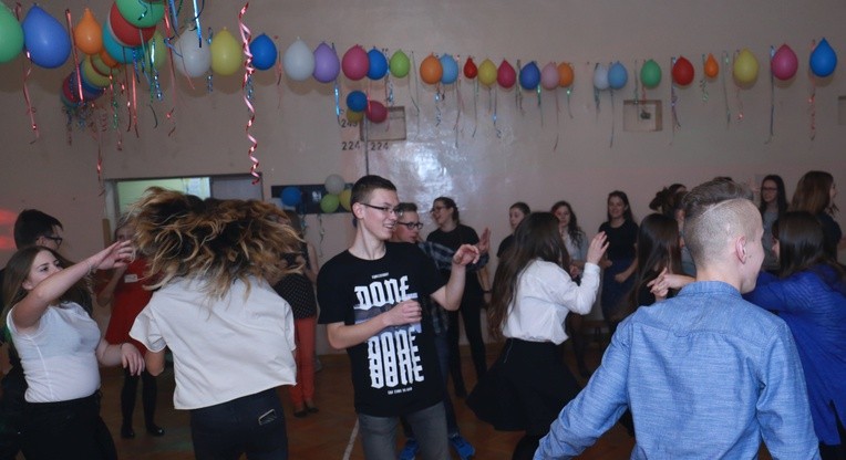 Zabawa KSM w Radłowie