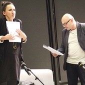 ▲	W parę małżonków wcielili się aktorzy Teatru Wybrzeże – Anna Kociarz-Konopińska i Robert Ninkiewicz