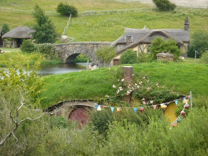 Hobbiton Movie Set - wioska hobbitów w Nowej Zelandii