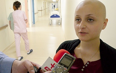 – Chcemy chorym dawać nadzieję i zapewniać, że z nowotworu można wyjść – mówi Ewa Styś z Fundacji Pocancerowani.