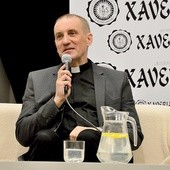 Ks. dr Krzysztof Grzywocz jest kierownikiem duchowym, terapeutą, a także diecezjalnym egzorcystą.