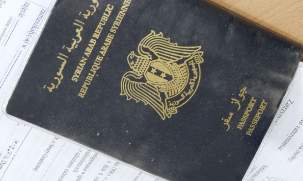 Amerykański ksiądz do Trumpa: Daj mój paszport uchodźcy z Syrii