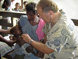 Br. Jerzy Kuźma łączy w Papui-Nowej Gwinei obowiązki misjonarza i lekarza