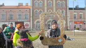 Przed skierniewickim ratuszem odbył się happening