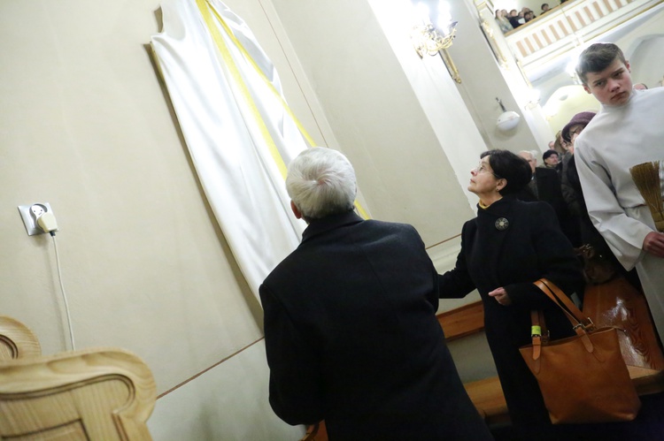 Tablica ks. Stanisława Fiołka