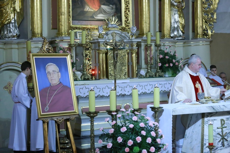 Tablica ks. Stanisława Fiołka