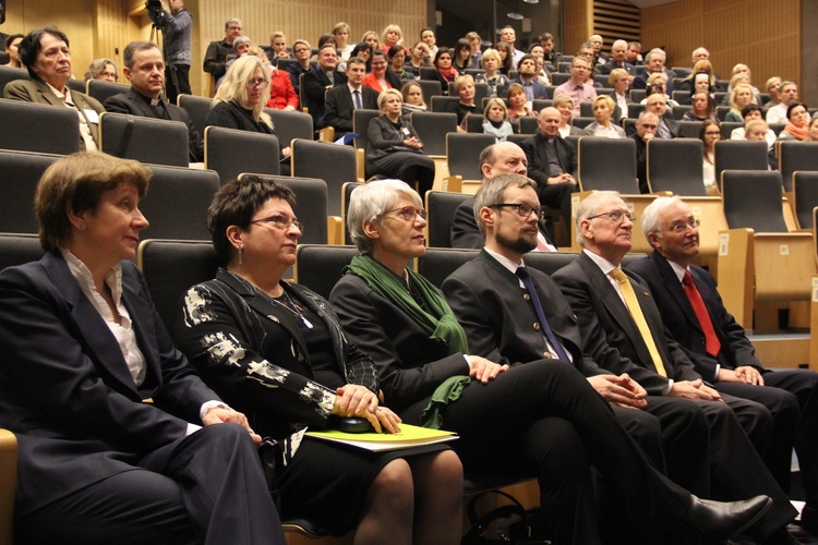 Konferencja "W trosce o jakosć powietrza na Śląsku. Pedagogika i duchowość ekologiczna PILGRIM",  18 luty, Katowice