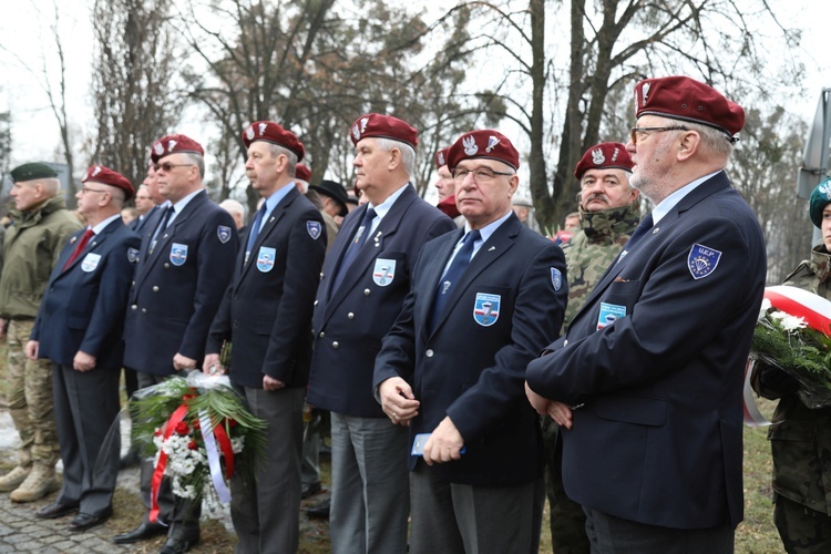 76. rocznica pierwszego zrzutu Cichociemnych w Dębowcu