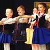 	Uroczystości uświetniły występy najmłodszych artystów z regionu. Na zdjęciu: dzieci z zespołu Małe Żuławy.