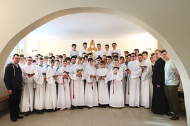 Do ośrodka rekolekcyjnego „Betania” w Pionkach przyjechało 55 ministrantów z 14 parafii.