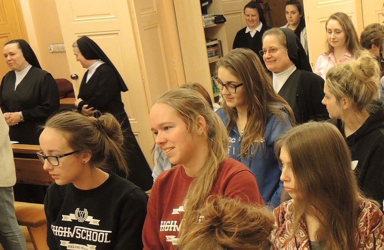 Ewangelizacja w bursie Sióstr Szkolnych de Notre Dame