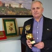 Złote jabłko dla Refalu 