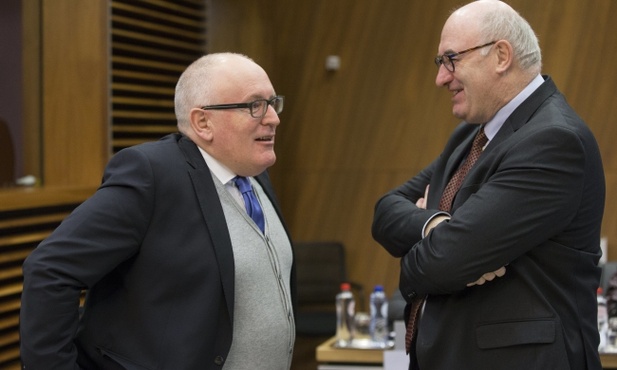 Timmermans zapowiada skrupulatną analizę pisma Polski ws. rządów prawa