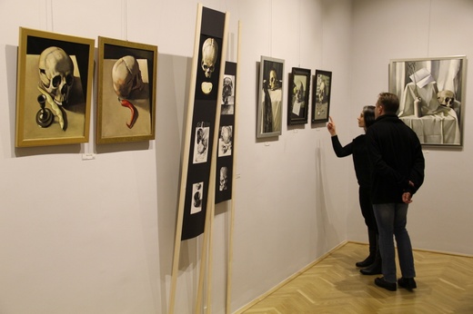 Wystawa obrazów i rysunków prof. Macieja Bieniasza