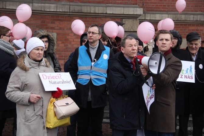 Protest przeciwko programowi in vitro