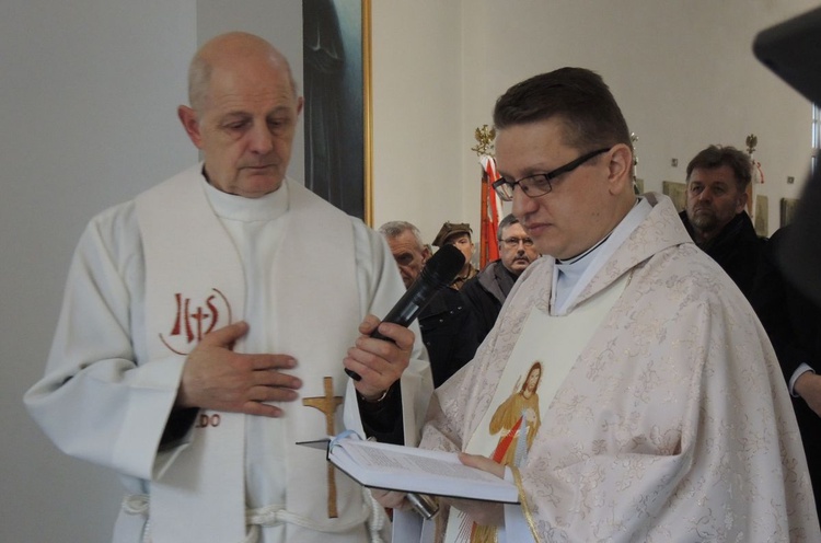 Tablica pamięci AK w kościele garnizonowym