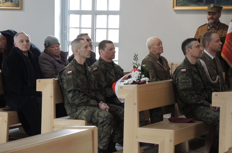 Tablica pamięci AK w kościele garnizonowym