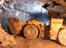 Silny wstrząs w kopalni KGHM. Dwóch górników zasypanych