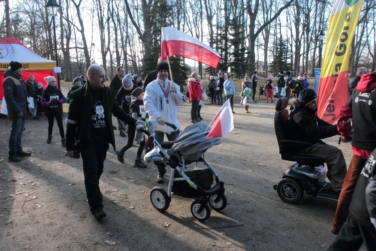 Trop wiódł przez Park Norweski