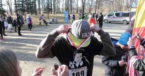 Trop wiódł przez Park Norweski