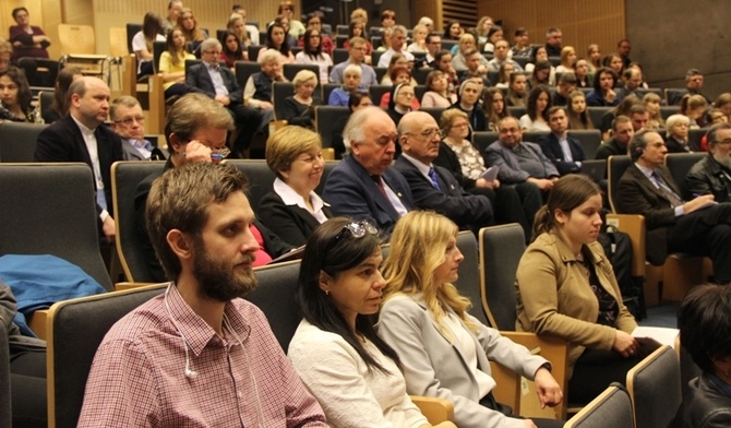 W Katowicach trwa międzynarodowa konferencja o medycynie i teologii