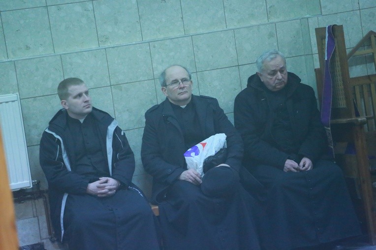 Modlitwa przy grobie ks. Blachnickiego