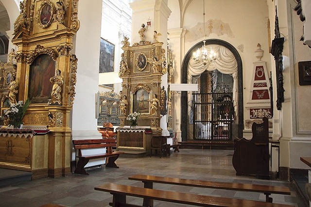 	Niebawem ruszą prace przy kryptach w nawie południowej bazyliki katedralnej w Łowiczu.