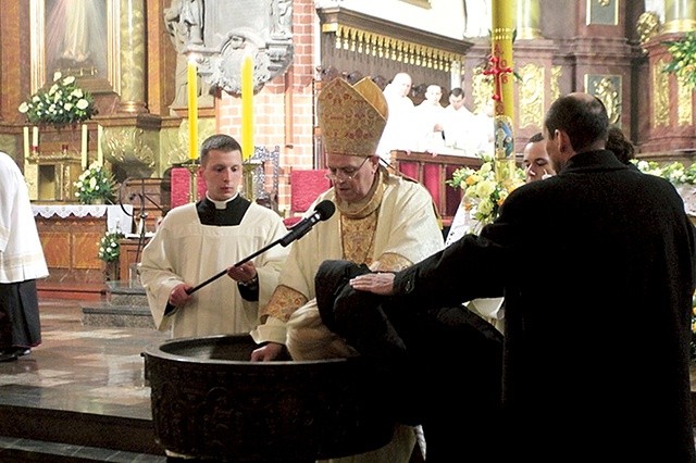 ▲	Dla tych osób jest to najwspanialsza chwila w życiu. Rodzą się niejako po raz drugi.