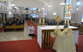 Wynagradzająca adoracja Najświętszego Sakramentu w seminaryjnej kaplicy