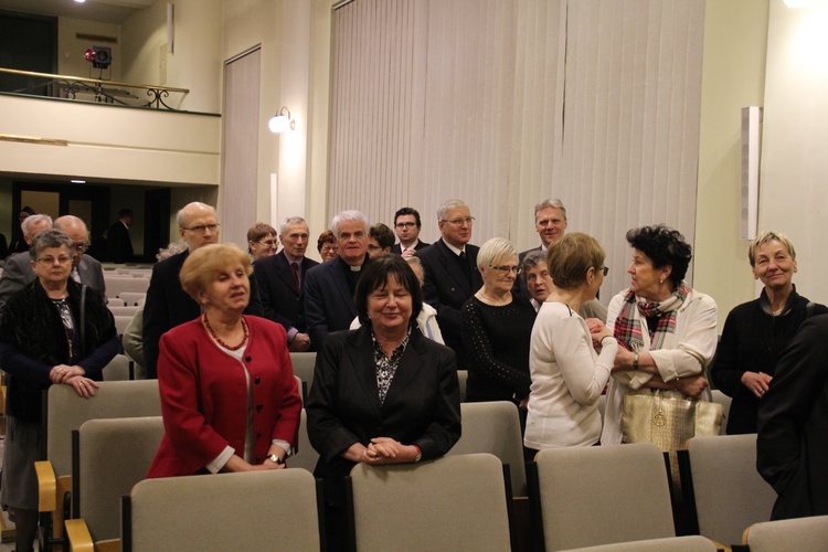 Wręczeniene medalu Bene Merenti abp. Damianowi Zimoniowi