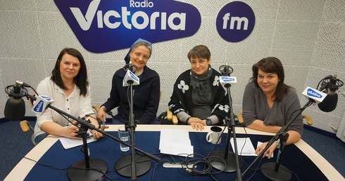 Od lewej: Renata Jastrzębska, s. Anna Maria Pudełko AP, Agnieszka Napiórkowska i Dagmara Skopiak