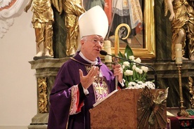 Ordynariusz łowicki bp Andrzej F. Dziuba