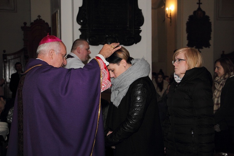 Środa Popielcowa w łowickiej katedrze