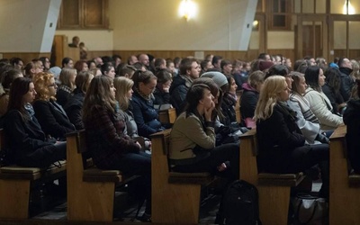 Młodzi chętnie uczestniczą w liturgii pokutnej