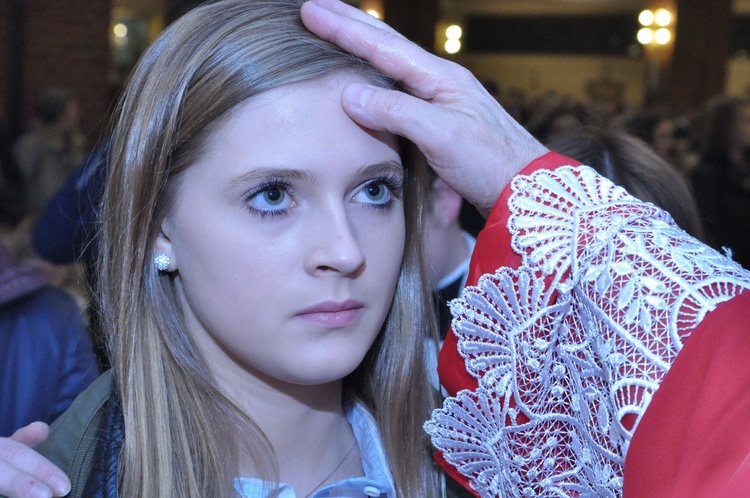 Bierzmowanie w kościele MBNP w Mielcu