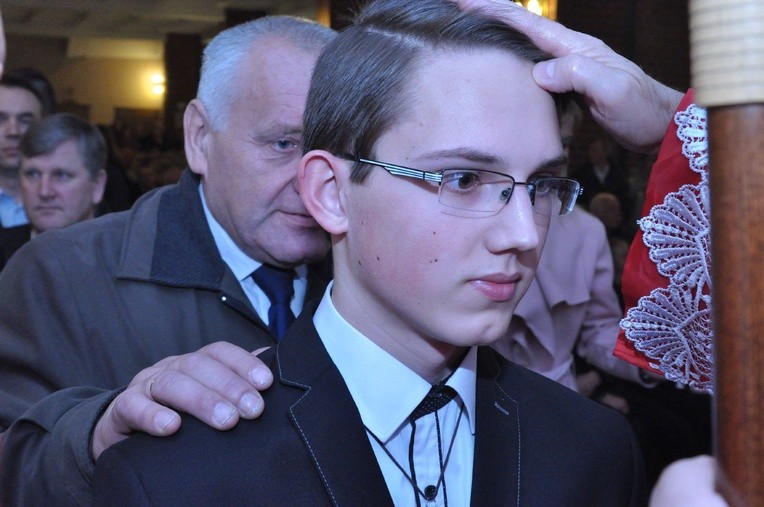 Bierzmowanie w kościele MBNP w Mielcu