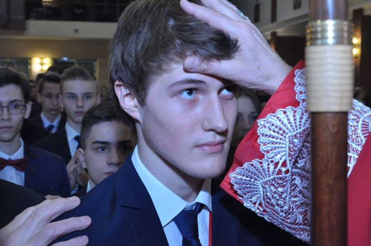 Bierzmowanie w kościele MBNP w Mielcu