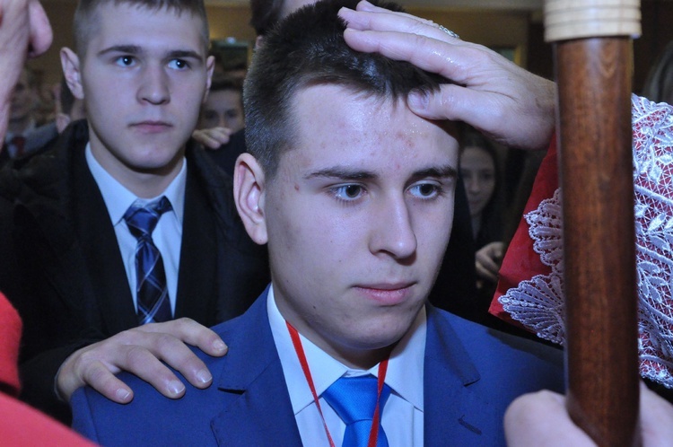 Bierzmowanie w kościele MBNP w Mielcu