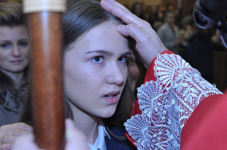 Bierzmowanie w kościele MBNP w Mielcu