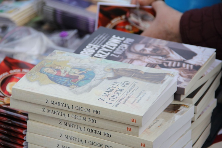 Czciciele o. Pio w Nowym Sączu